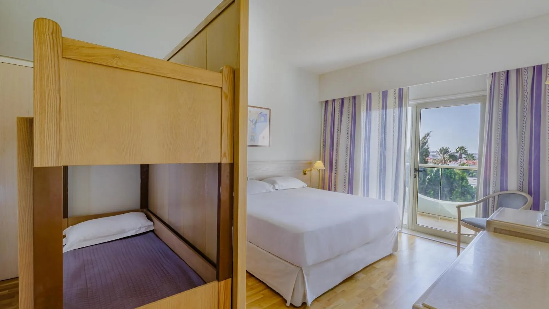 Resort Golden Coast Beach Hotel Protaras