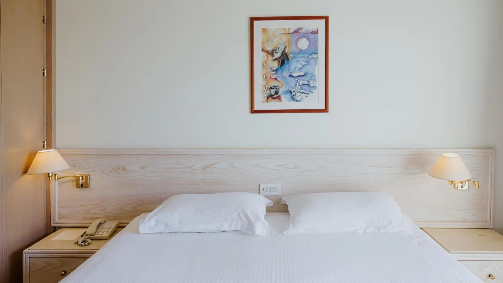 Golden Coast Beach Hotel Protaras 4*,
