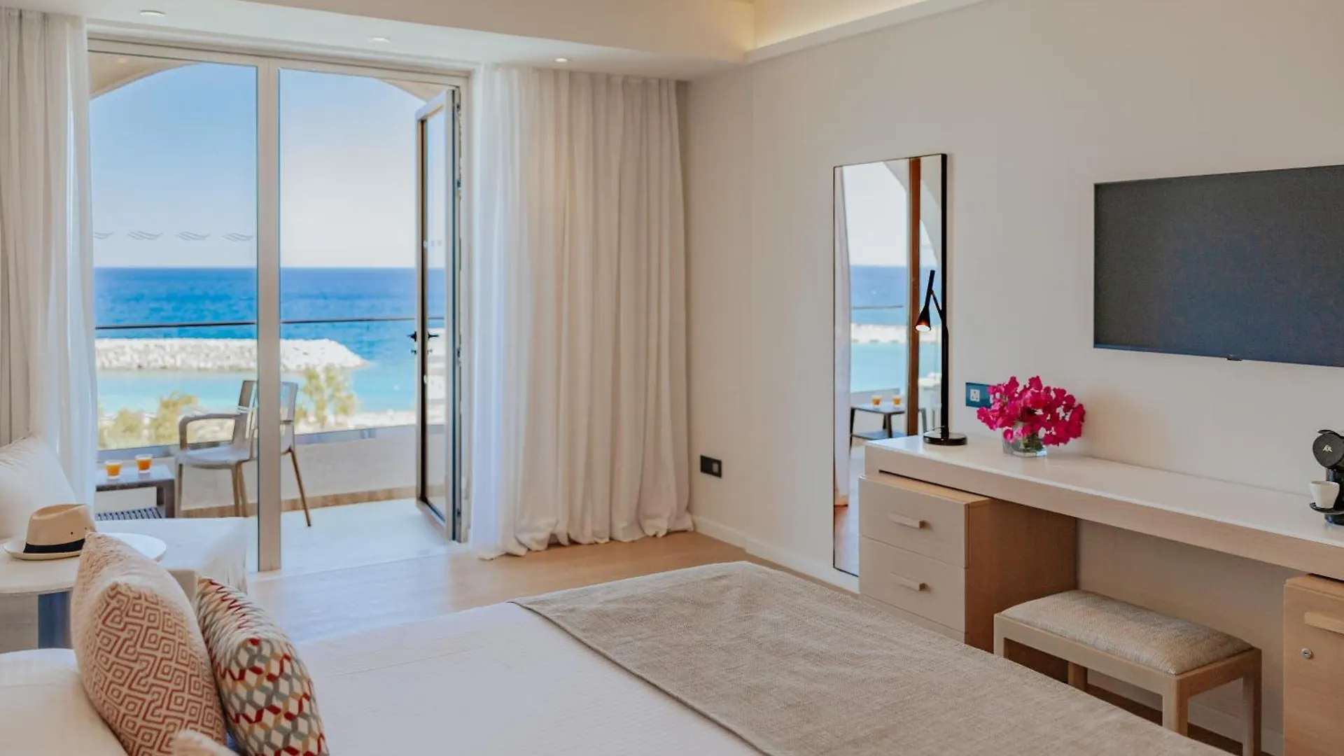 Golden Coast Beach Hotel Protaras