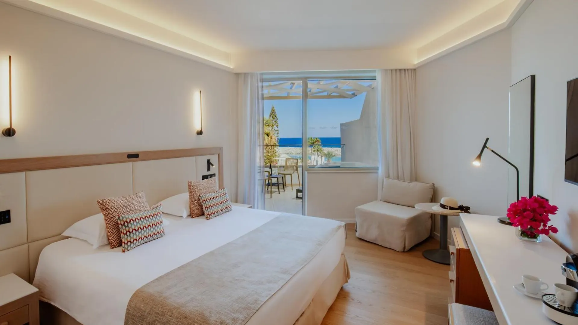 Resort Golden Coast Beach Hotel Protaras
