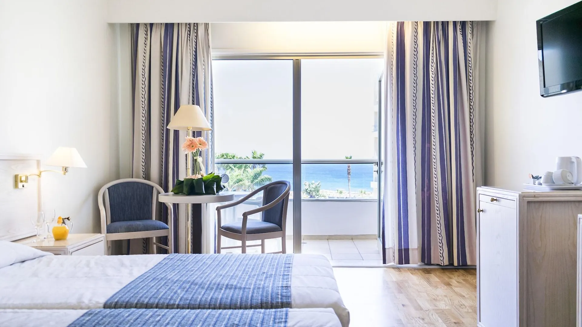 Resort Golden Coast Beach Hotel Protaras